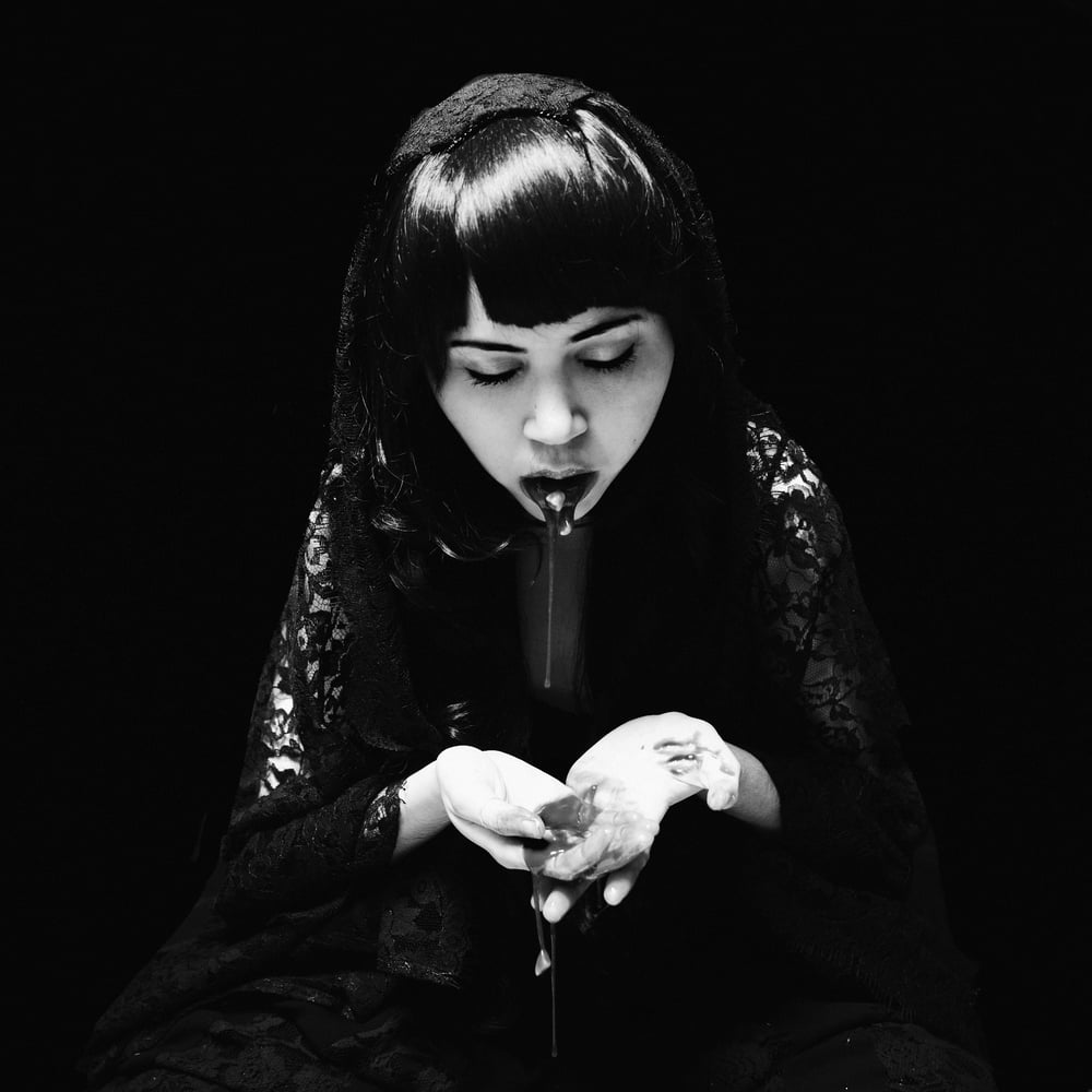 Image of elle le fantôme - paint it blacker