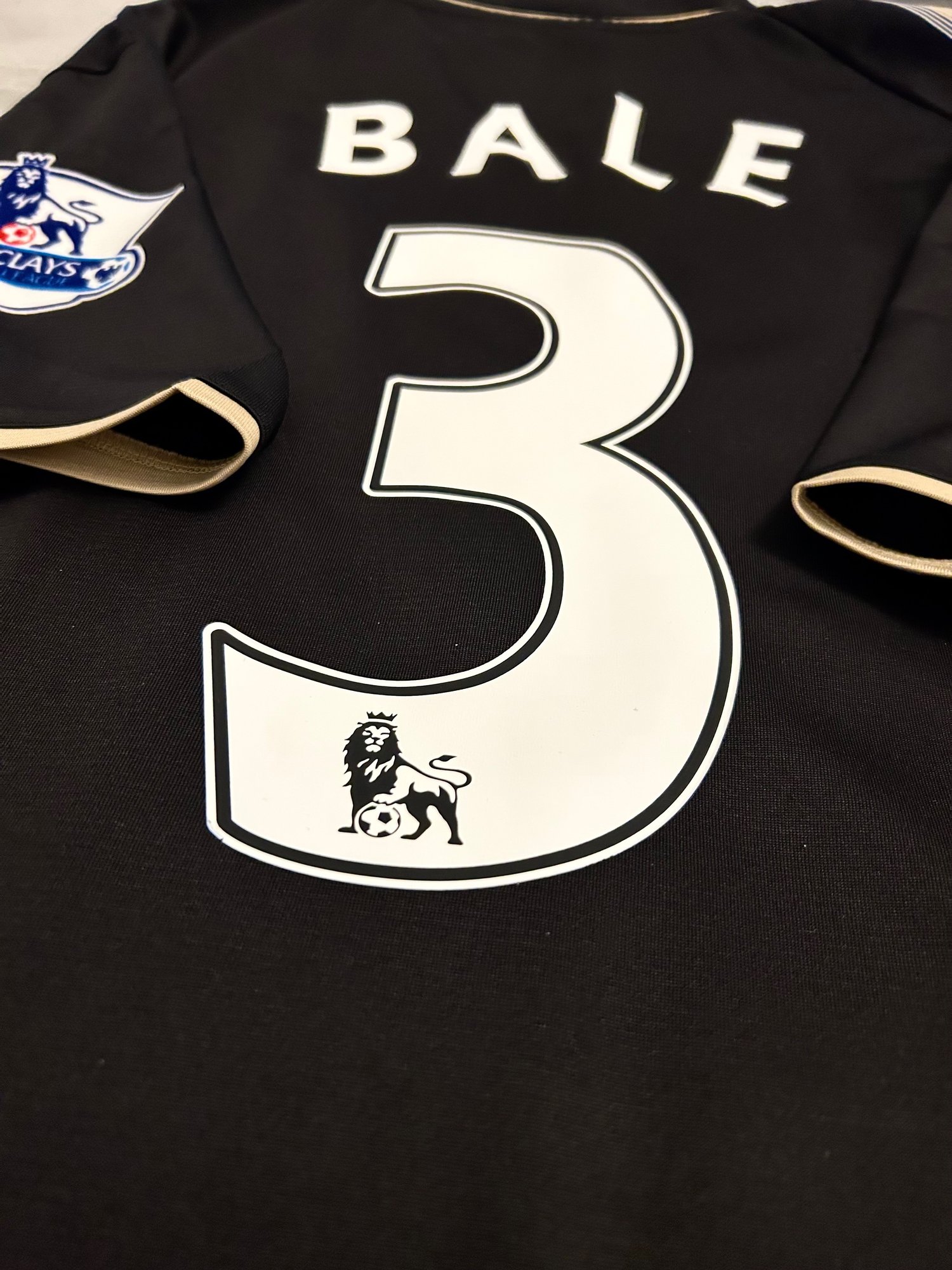 Image of Tottenham Hotspur “BALE 3” 2008/09 Third Shirt + PL patches (XL)