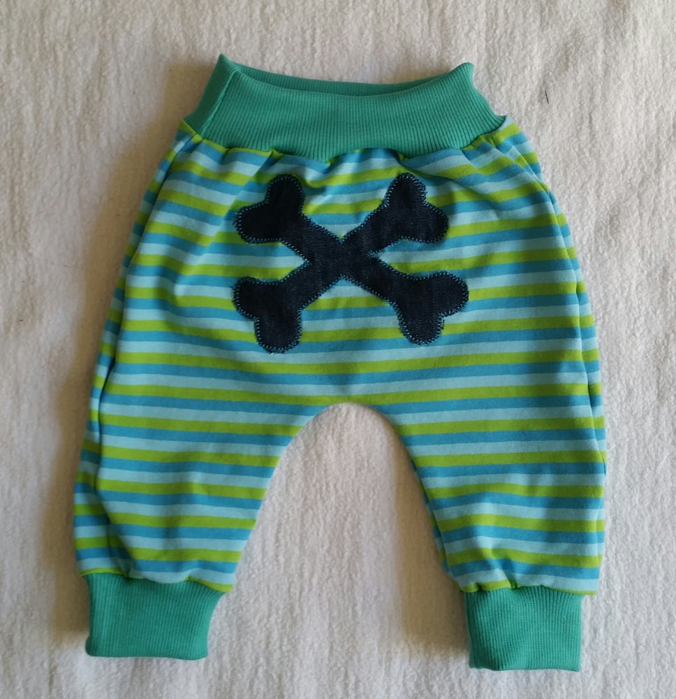 Image of baby baggy pants " crossbones"