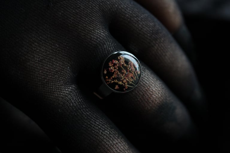 Dead good sorrell seeds floral ring Image 2