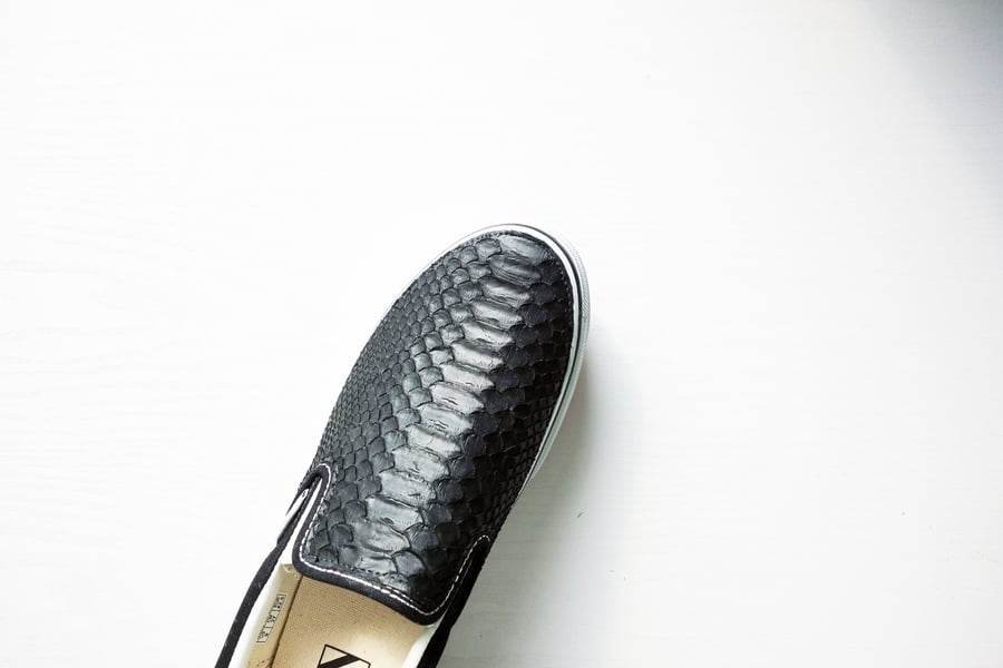 Image of Slipon "Black Python"