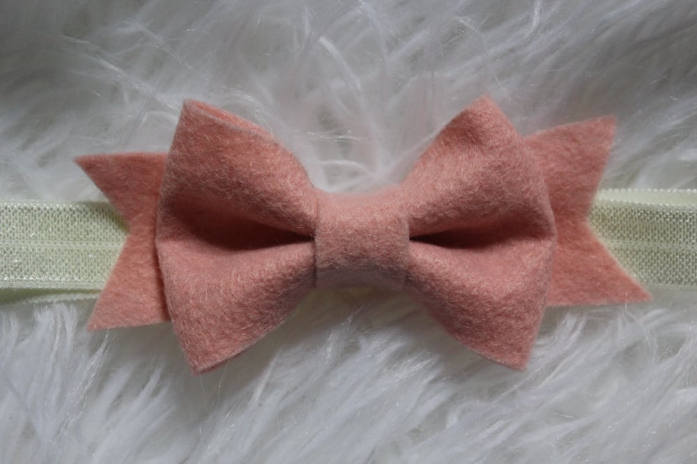 Image of Felt Bow in Pearl Pink
