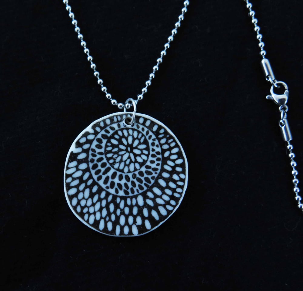 Image of poinciana pendant porcelain