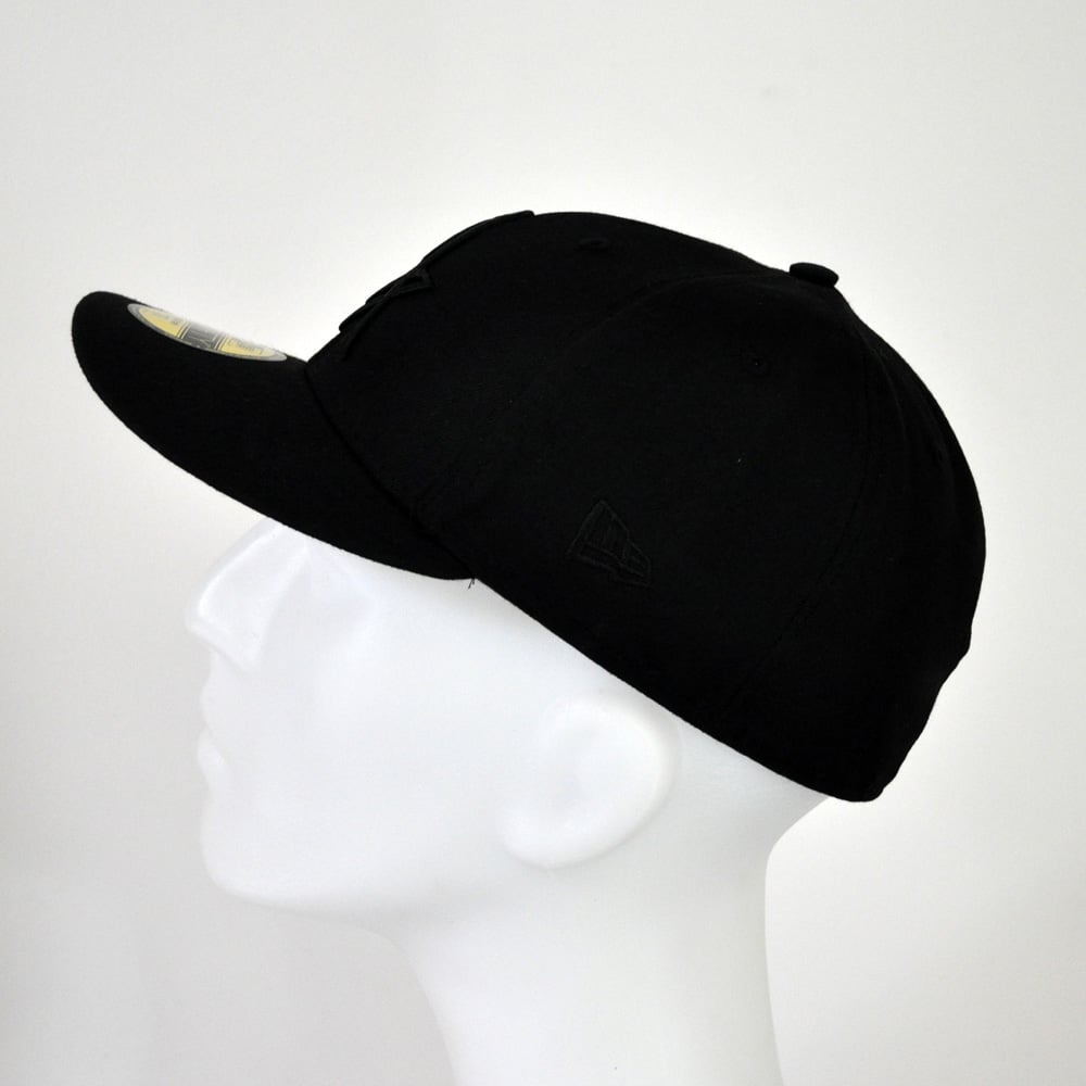 Image of Black fitted 5950 Low Crown