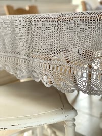 Image 6 of Ancienne nappe au crochet