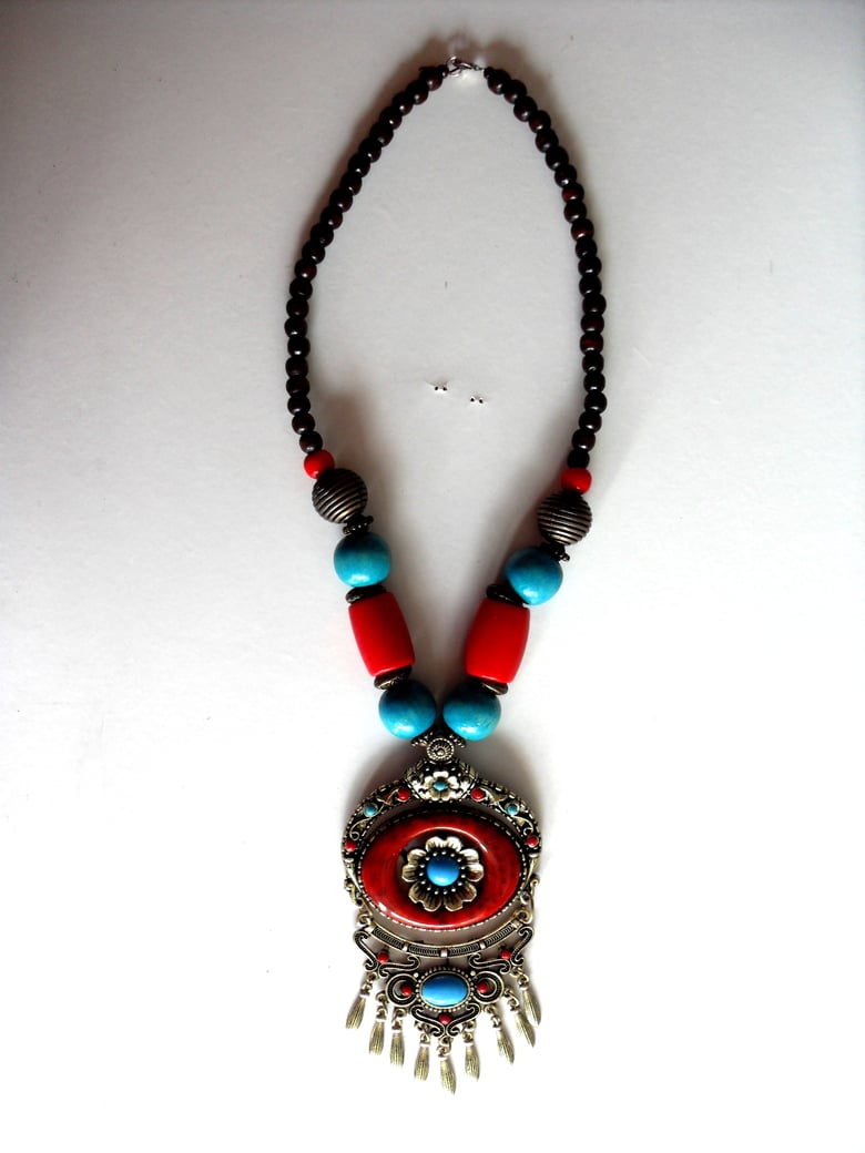 Image of Necklace with stones (red and turquoise)