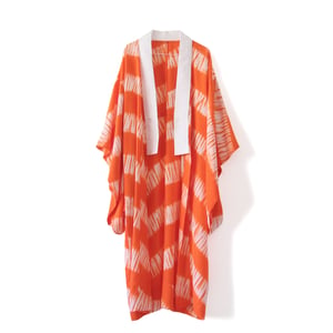 Image of Rød og hvid shibori stribet kimono af ny silke