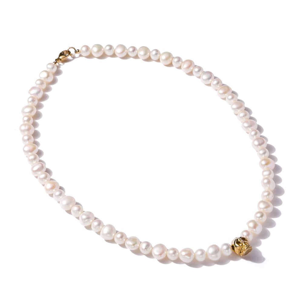 Image of Pearl Choker and Skull Necklace