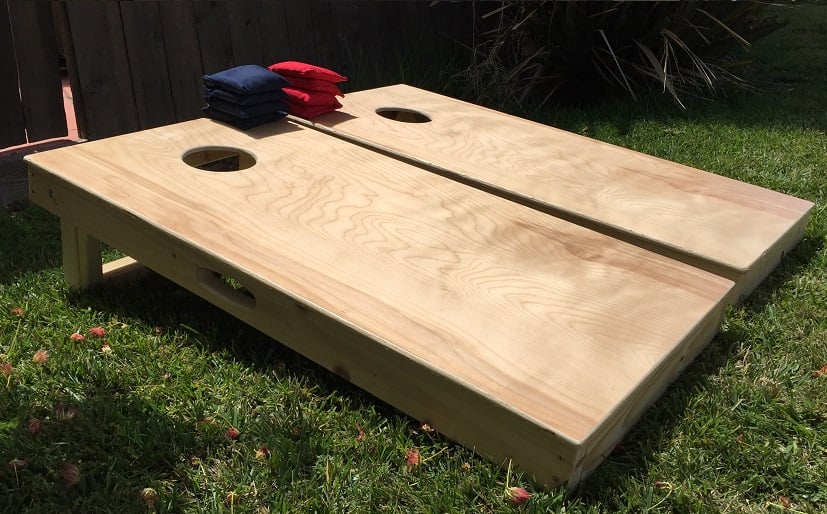 Image of Premium Regulation Cornhole set 4'x2' + 8 bags (4 red 4 blue)