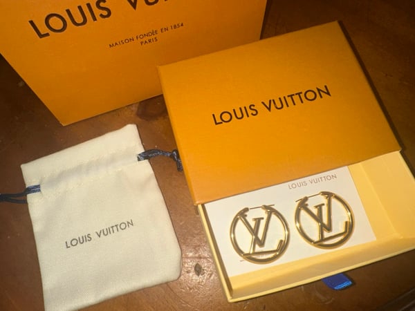 Image of Small L Hoop Earrings 