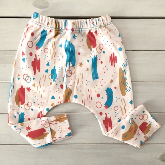 Image of Pantalones Mini Artist