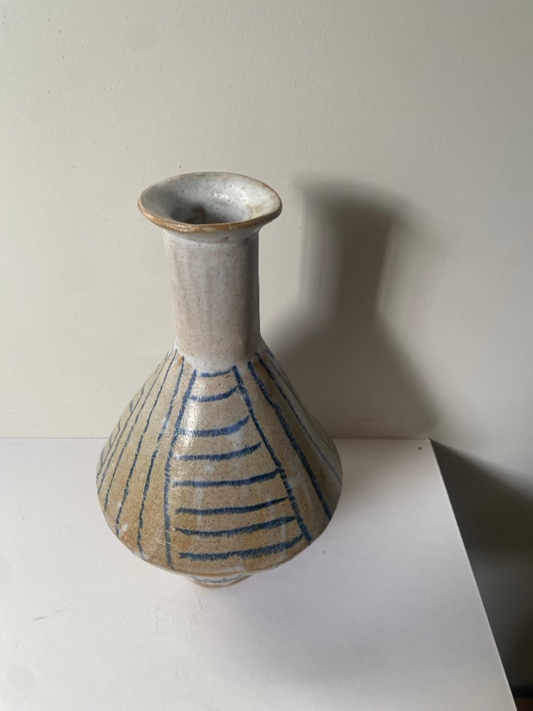 Yield Vase (lines) Image 3