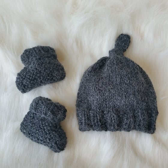 Image of Newborn Hand Knit Booties and Top Knot Hat Set