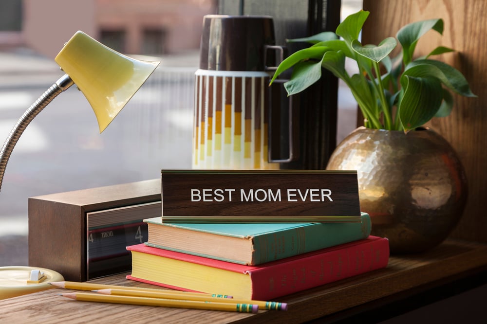 Image of BEST MOM EVER nameplate