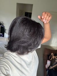 Image 7 of 12 inch 13x6 KINKY STRAIGHT LAYERED BOB WIG 