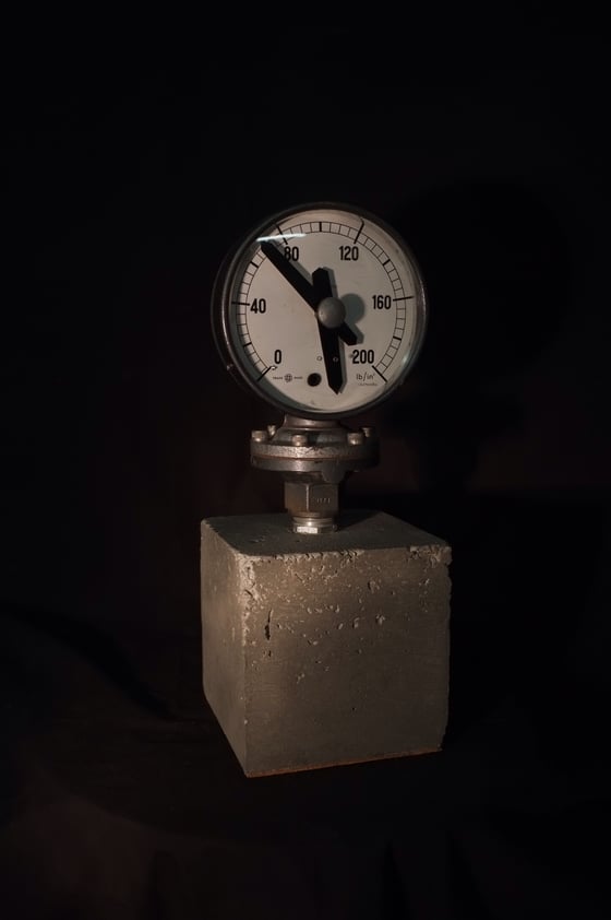 Image of Concrete pressure gauge Bloc Cloc 