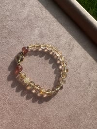 Image 2 of golden rutilated quartz 金发晶手链
