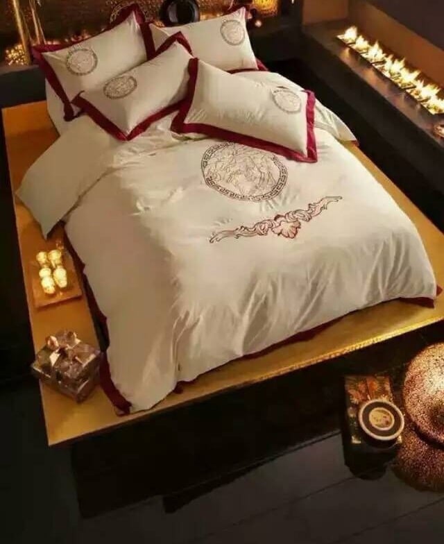 Image of Medusa "Burgandy & Beige"