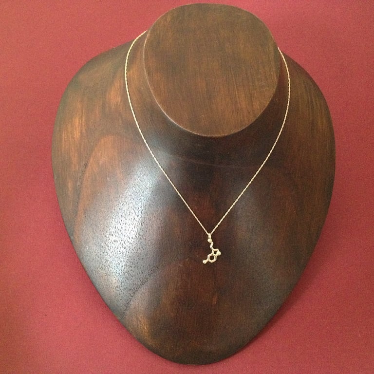 tiny serotonin necklace Image 4