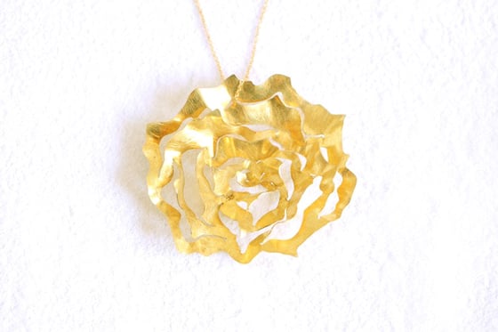 Image of Ethereal rose, Pendant in Fairmined gold 18k