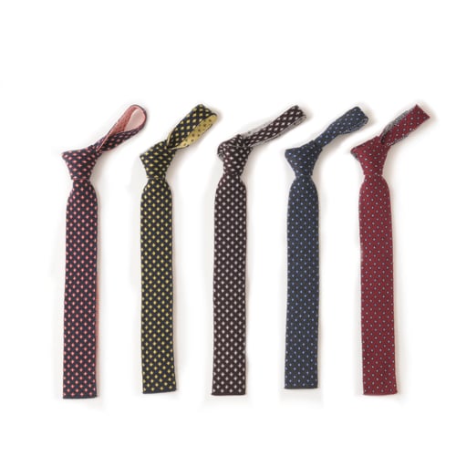 Image of Flee Dots Tie in Wine x Blue