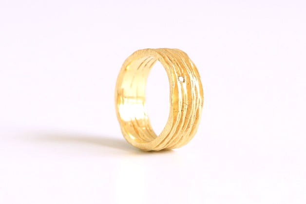 Sentiers, Ring in gold 18k with a champagne diamond / Emilie