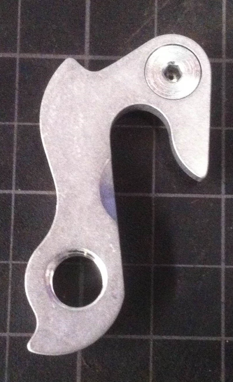 Commonwealth — Gen 2 Gaulzetti Hanger