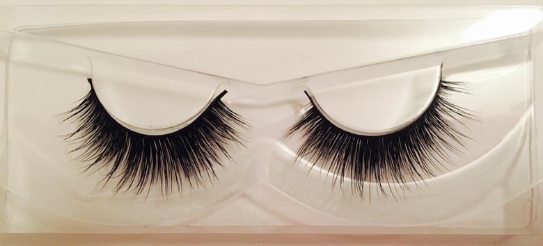 Image of Risque'- 3D mink lashes 