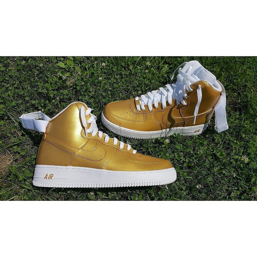 Image of Nike Air Force 1 High (Gold)
