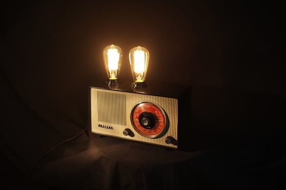 Image of Bakelite 'radio' lamp