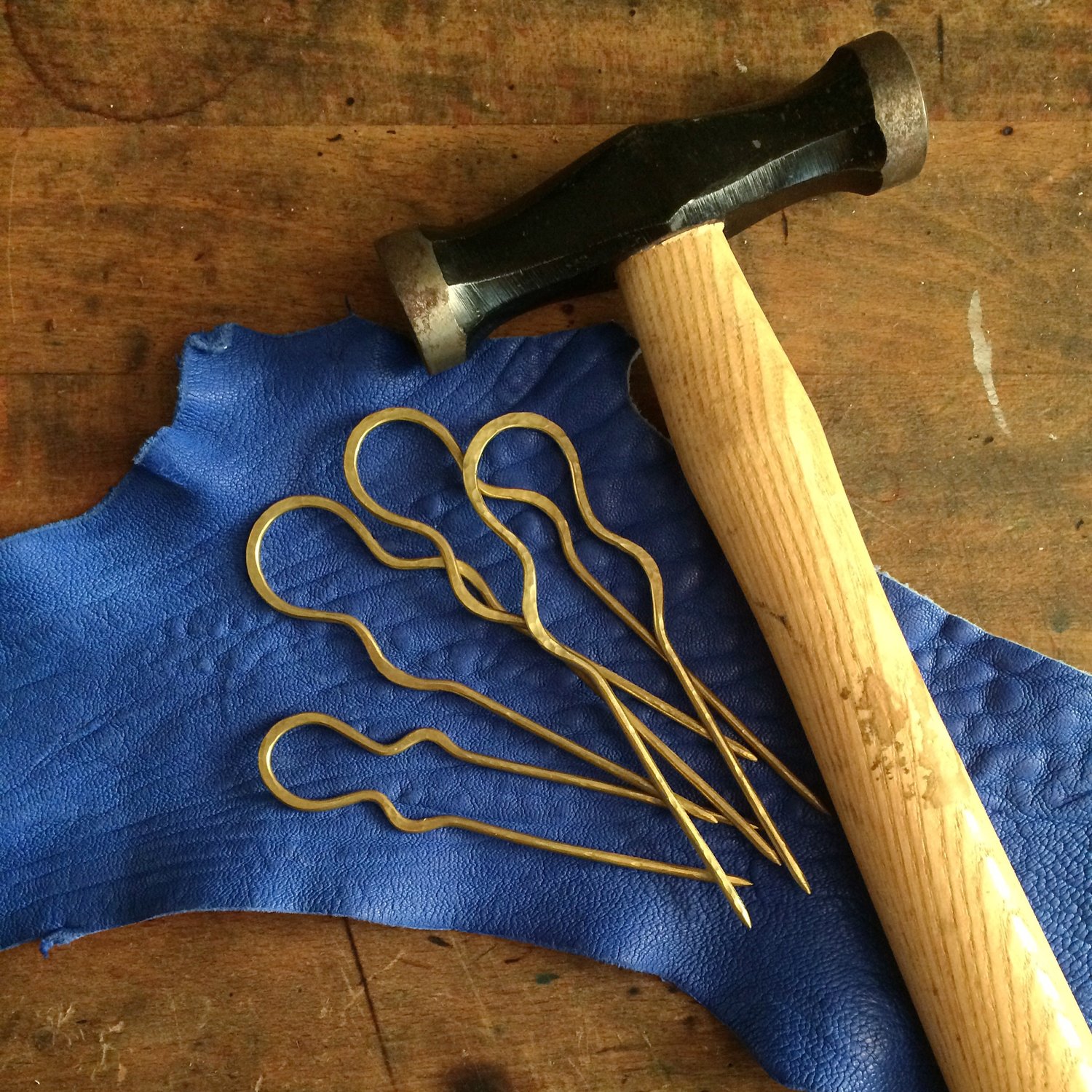 Image of Keyhole or Houglass Hairpin