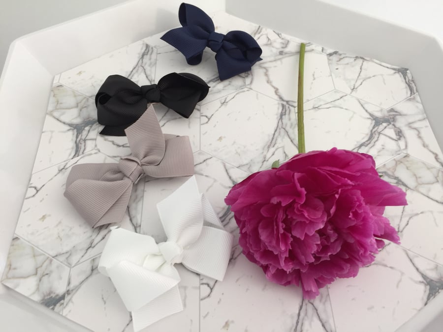 Image of ||| IN STOCK ||| Small Annaleise Bow Clip