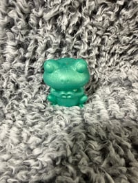 Image 1 of Resin frog with heart