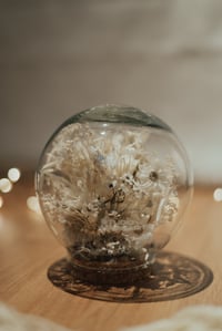 Flower cloche / white carillon 