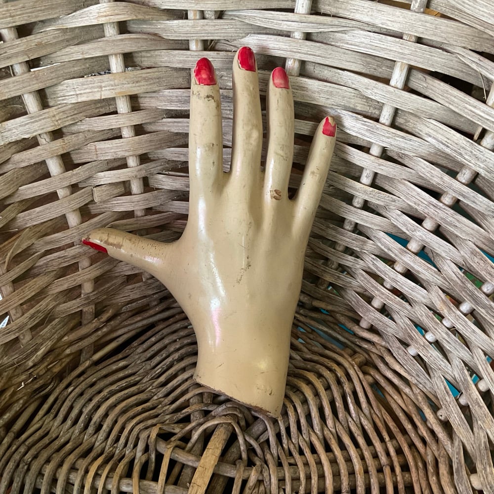 Image of mannequin hand no,2