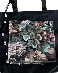Image 4 of Sac Tapisserie en noir // Tapestry Tote in Black 