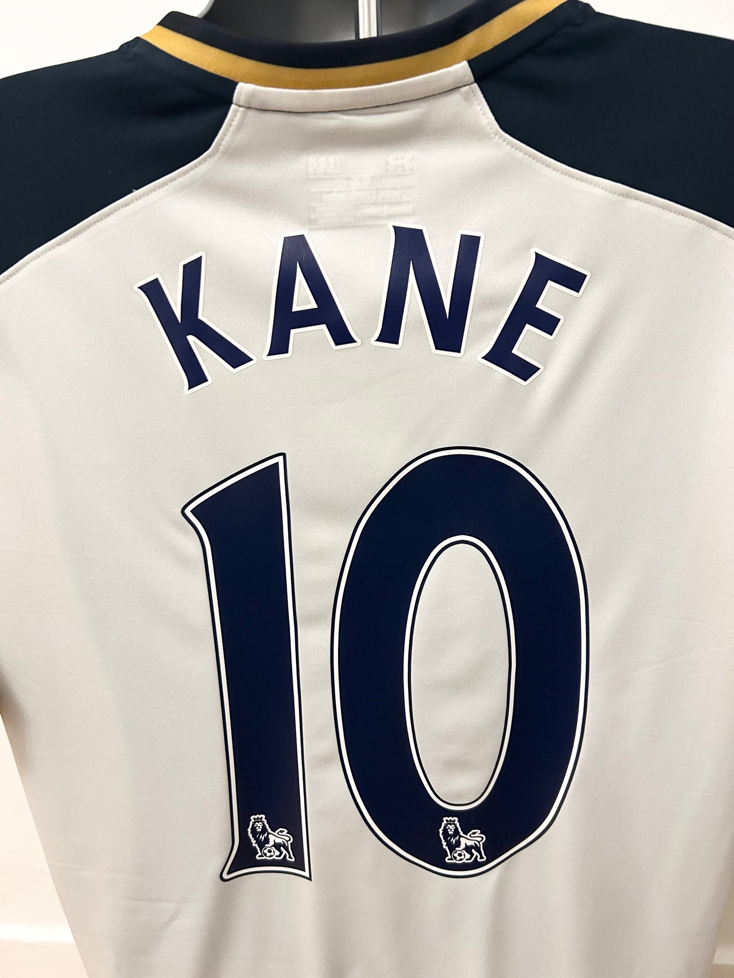 Image of Tottenham Hotspur “KANE 10” 2016/17 Home Shirt + PL patches (L)