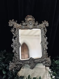 Image 3 of Grand miroir de toilette en régule, miroir biseauté d’origine, XIXeme siècle