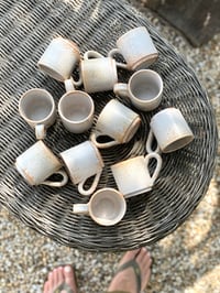 Image 1 of Tasses en grès - lot de 12