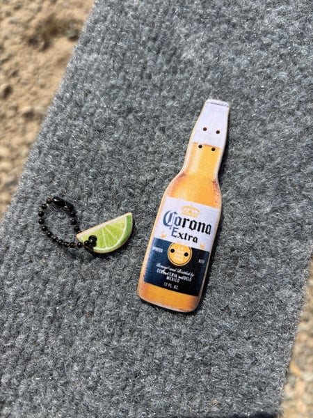 Image of Corona with the lime
