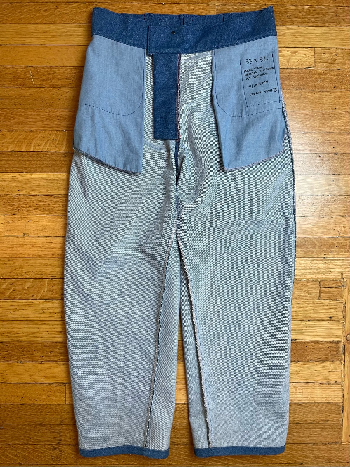 DISTRESSED LIZARD JEANS | Lizard Stuff