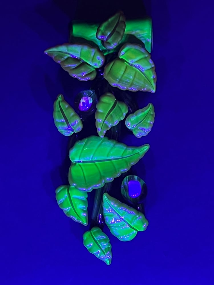 Image of Fall Fades 2025 Leaf Vine Pendant 2