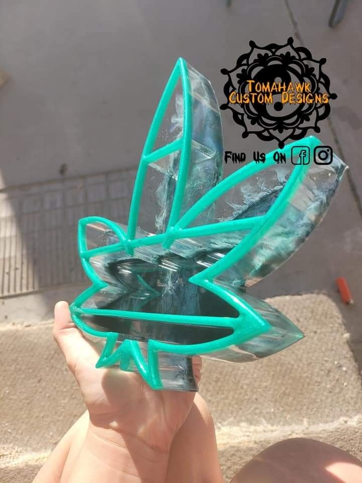 Image of Maple leaf shelf