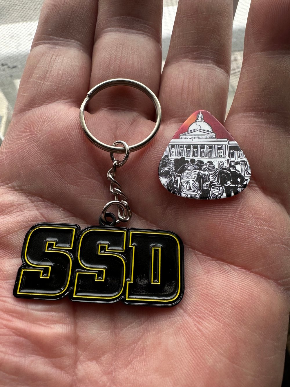 SSD logo Black Outline metal keychain 