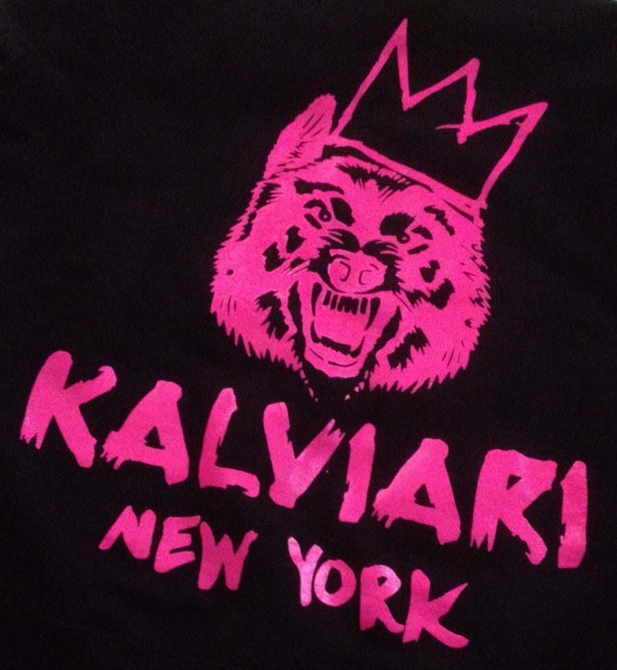 Image of KALVIARI FEMME SAMOWOLF "VICTORIOUS" TSHIRT X CREWNECK