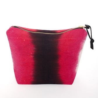 Image of MAGENTA MAGIC POUCH