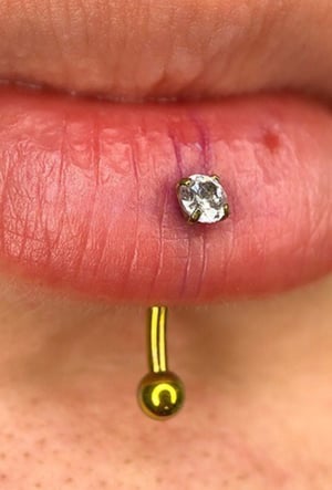 VERTICAL LABRET PIERCING SERVICES