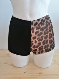 Image 3 of Shorts big Leo