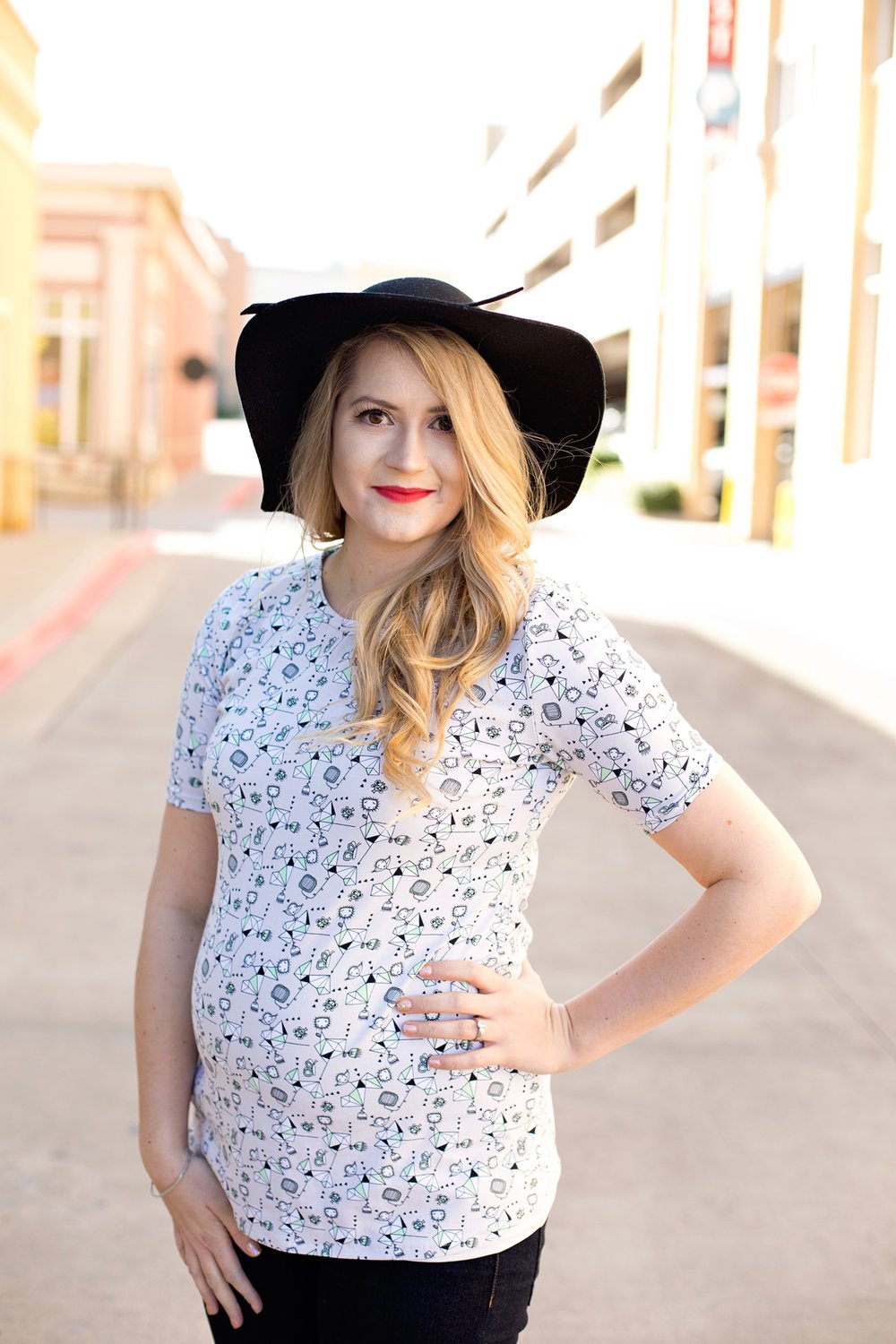 Image of the BLAIR essential maternity tee