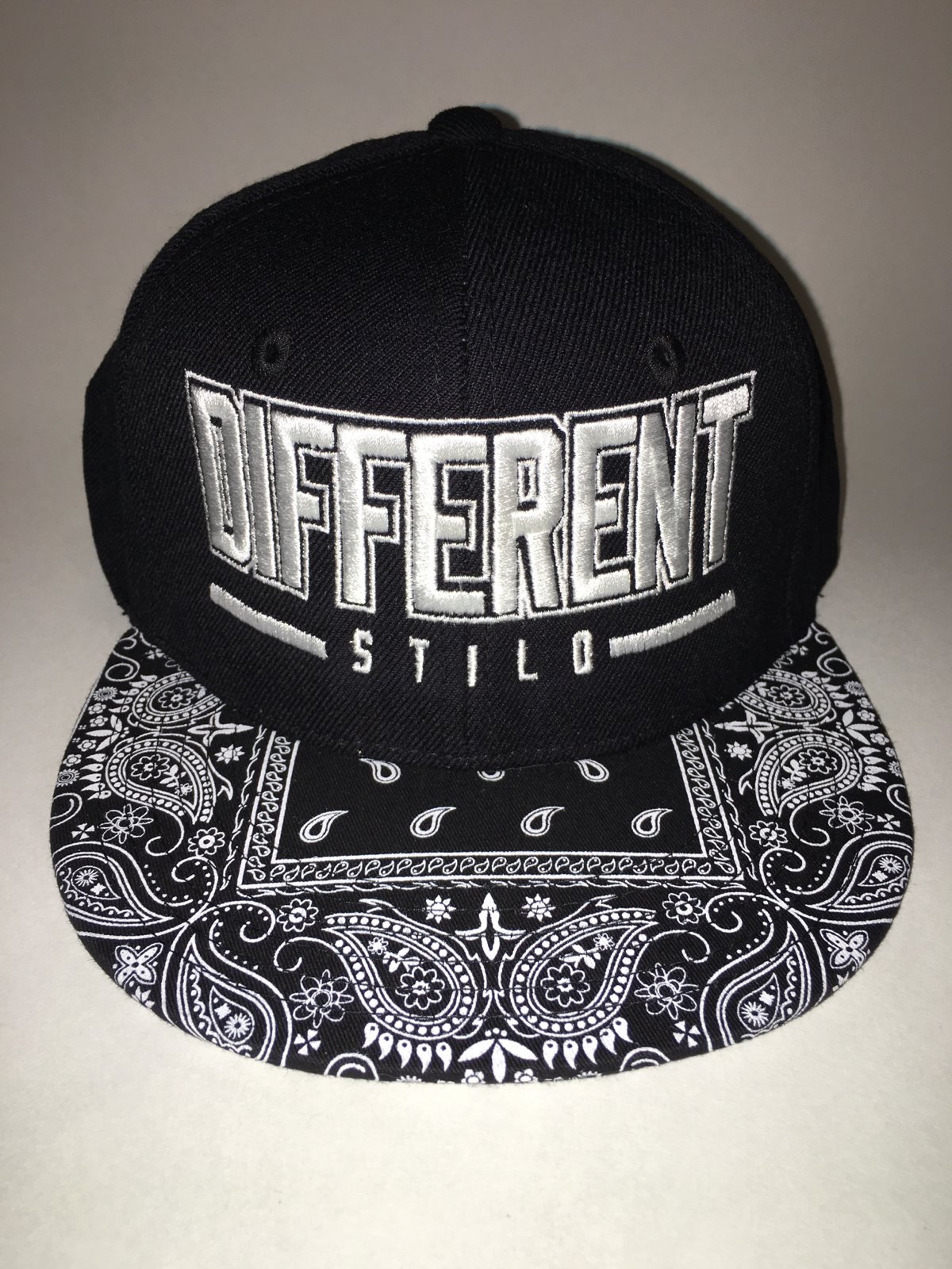 Image of Different Stilo "Black & White" Bandana Snapback